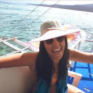 Meet your Posher, Laya